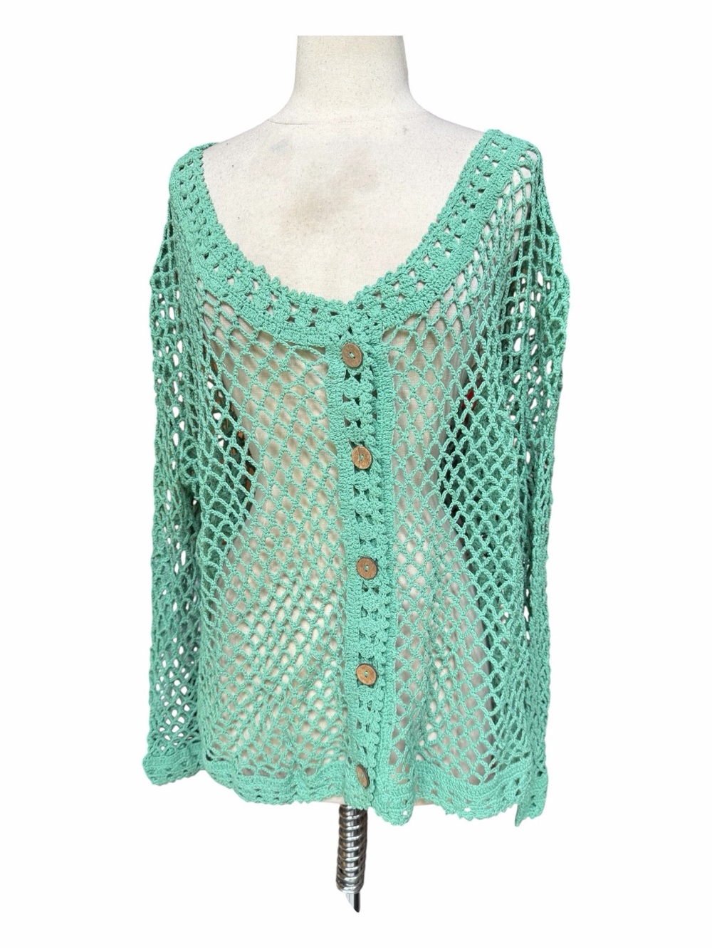 NWOT Serengeti 100% Cotton Sage Green Open Weave Crochet Decorative Wood Snap Bu